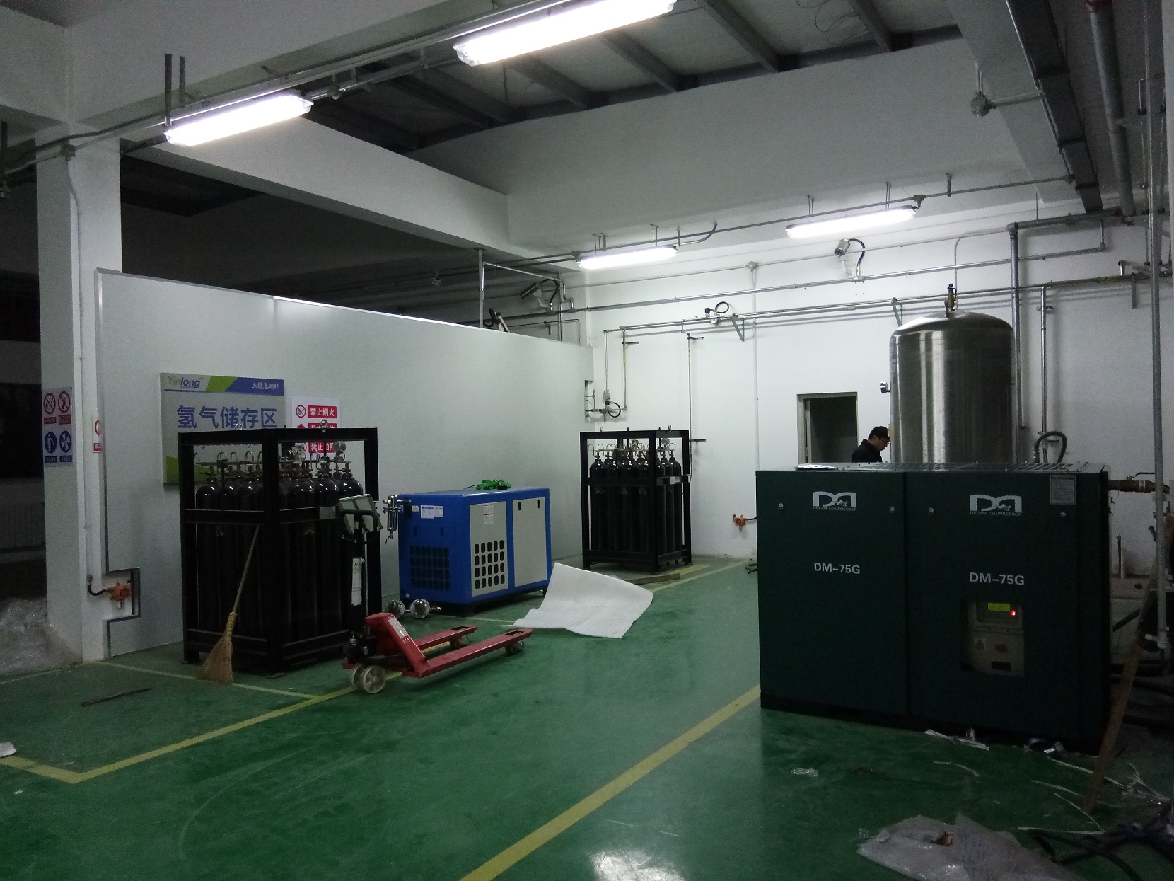 天津某新能源有限公司安裝德蒙空壓機