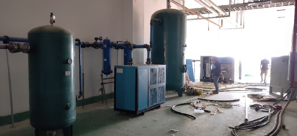云南某新材料科技有限公司采購德蒙無油螺桿壓縮機案例